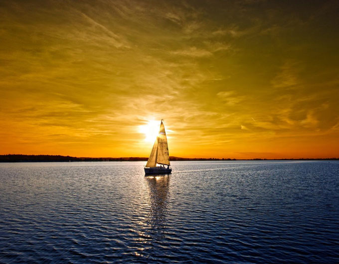 船与夕阳.jpg
